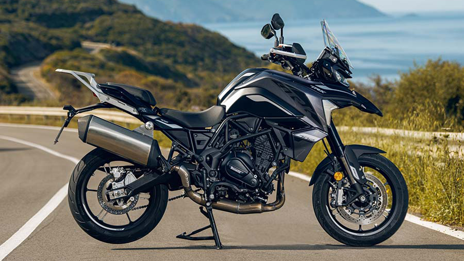 BENELLI TRK 702 / 702 X: Ιταλοθρεμμένο και με χωμάτινη έκδοση.